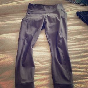 Awesome Pocketed Fabletics 3/4 Leggings